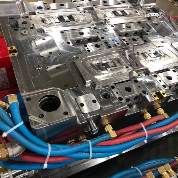 Consumer product components high precision plastic injection mold for large scale production