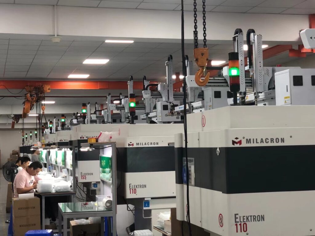 plastic injection molding workshop for batch production